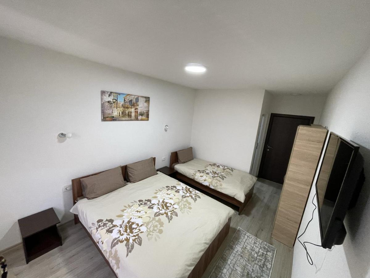 Vila 5 Hotell Prilep Exteriör bild