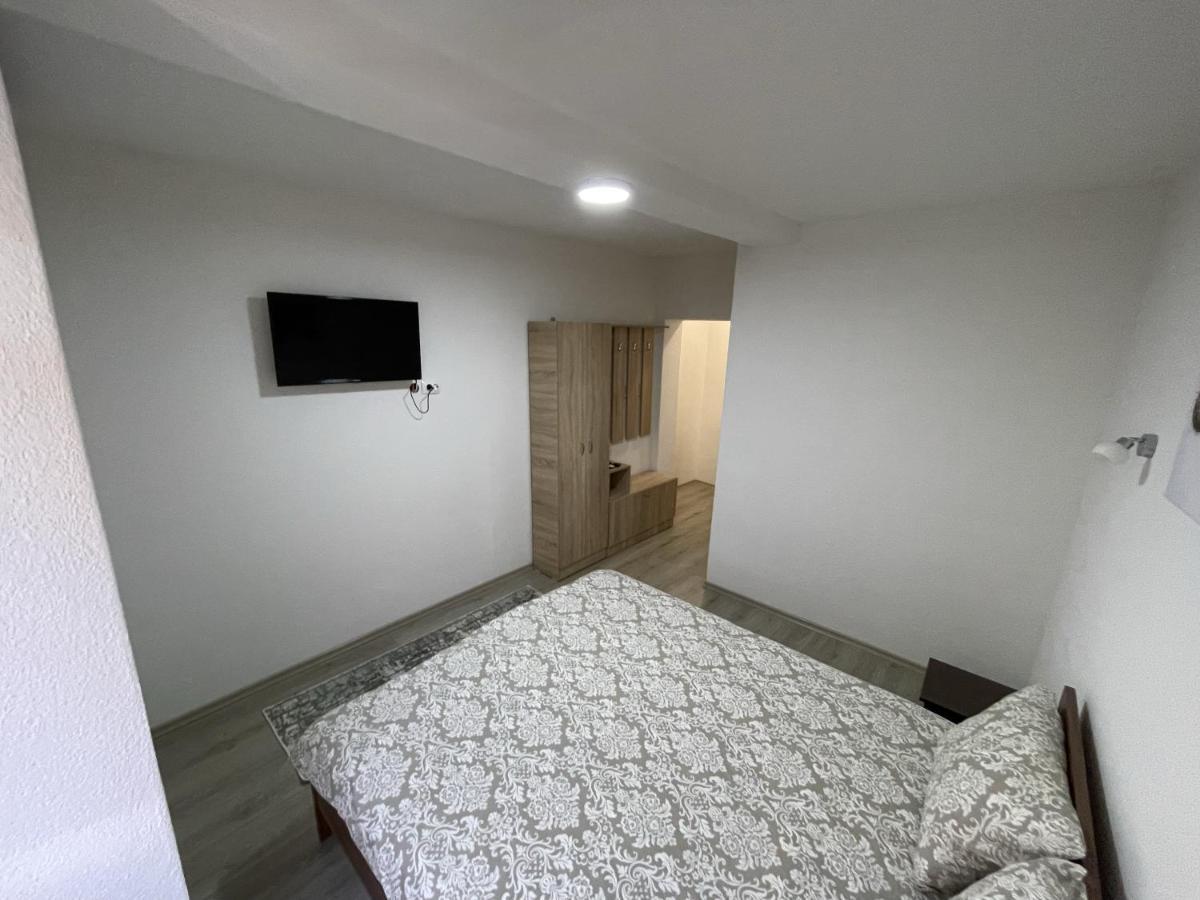 Vila 5 Hotell Prilep Exteriör bild