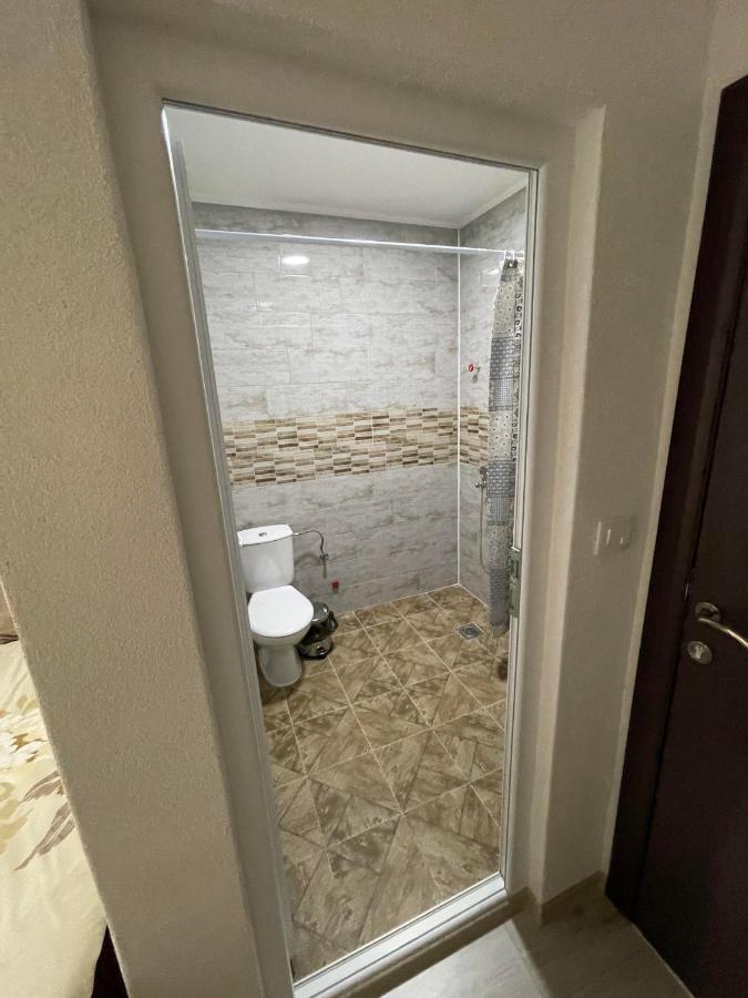 Vila 5 Hotell Prilep Exteriör bild